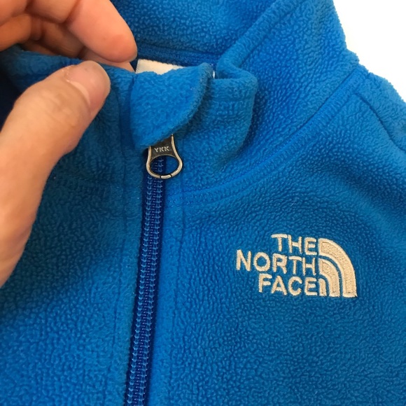 NF fleece 1/4 zipped up polo shirt. - Picture 4 of 7